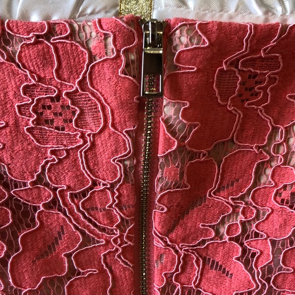 *[Vince Camuto]* - Picture 6 of 6